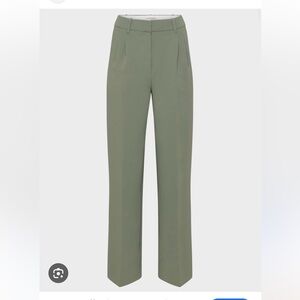 LIKE NEW ARITZIA Wilfred Effortless Pant, Smoky Sage, 2 Short